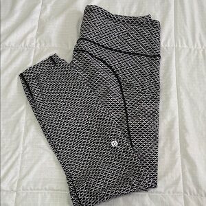 Lululemon leggings with pockets lightweight